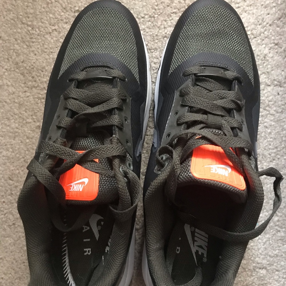 NEW! Nike Air Max Sneakers!!